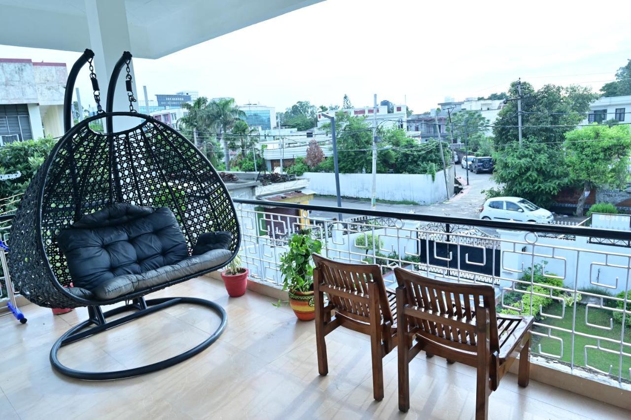 Dhairya'S Villa Home Away From Home ジャンムー エクステリア 写真